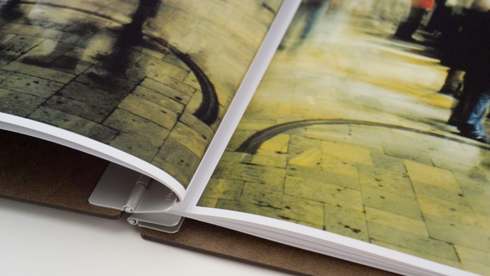 Pina Zangaro Scored Inkjet Paper, 11x17 Landscape, 25-Pack (81875)